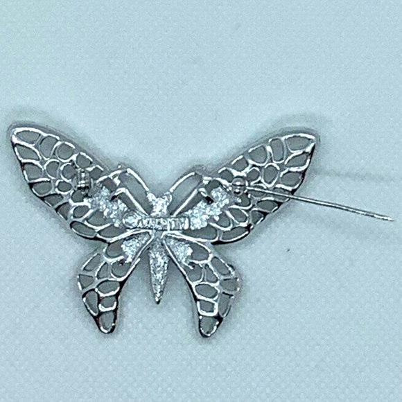 Signed Sarah Coventry Silver Tone Vintage Butterfly Brooch - Picture 3 of 5